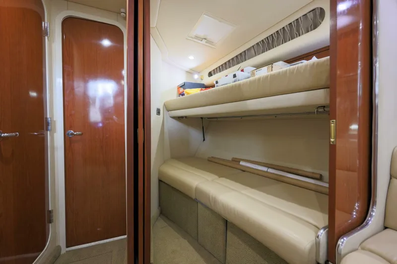 Slide: The Image of Sea Ray 410 Express Cruiser 2002 - 6988114