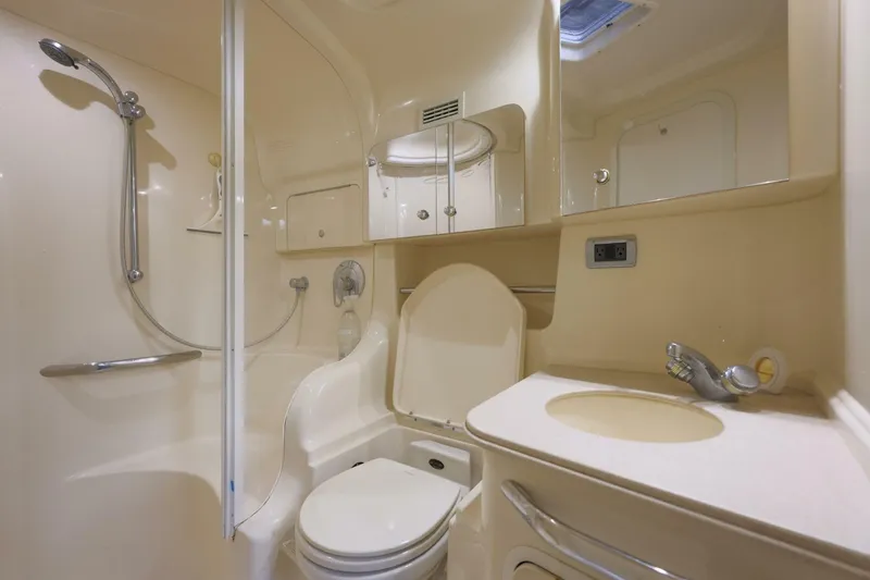 Slide: The Image of Sea Ray 410 Express Cruiser 2002 - 7241713