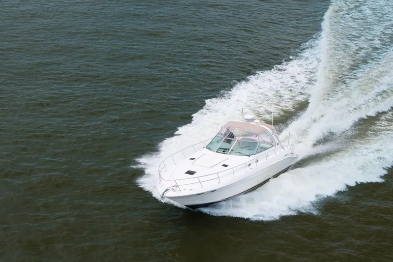 Slide: The Image of Sea Ray 410 Express Cruiser 2002 - 6988004