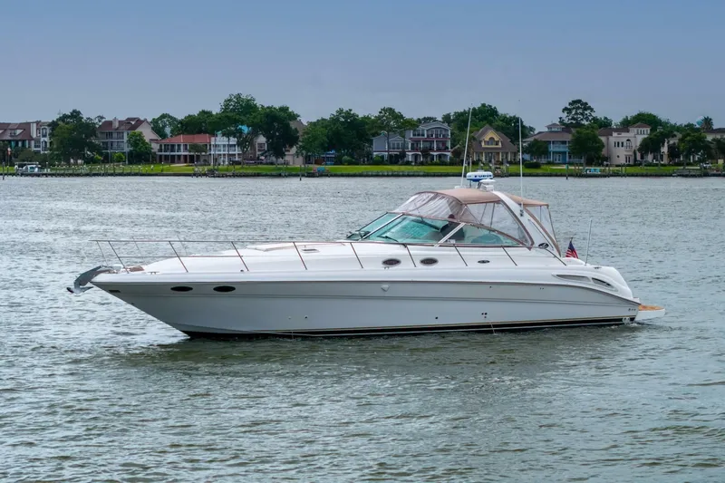 Slide: The Image of Sea Ray 410 Express Cruiser 2002 - 6988570