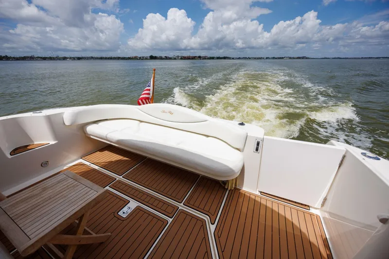 Slide: The Image of Sea Ray 410 Express Cruiser 2002 - 6988414