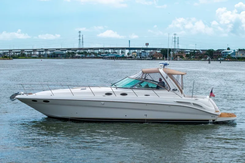 Slide: The Image of Sea Ray 410 Express Cruiser 2002 - 6987998