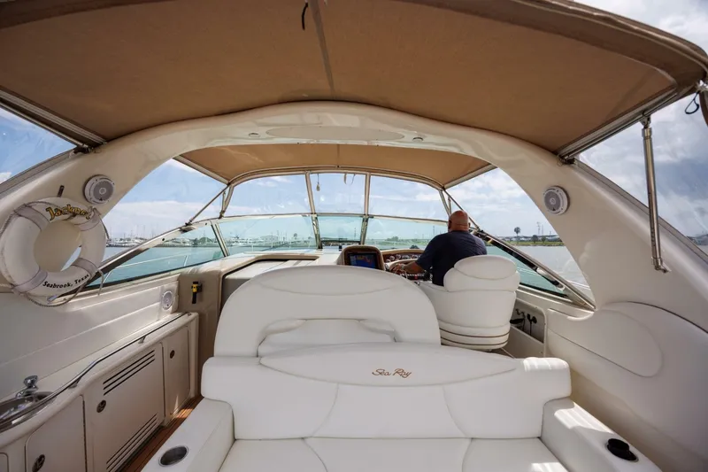 Slide: The Image of Sea Ray 410 Express Cruiser 2002 - 6988330