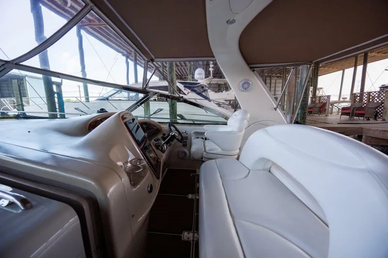 Slide: The Image of Sea Ray 410 Express Cruiser 2002 - 6988242