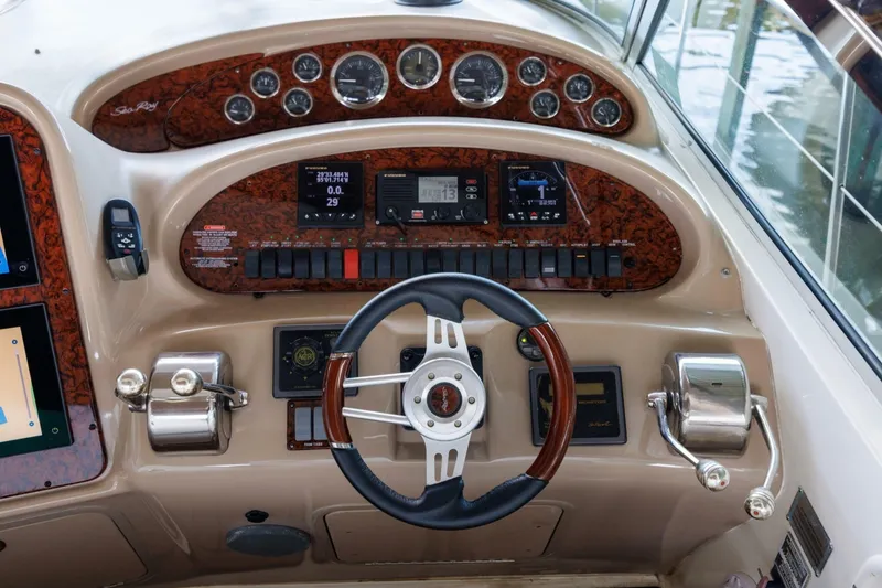 Slide: The Image of Sea Ray 410 Express Cruiser 2002 - 6988326