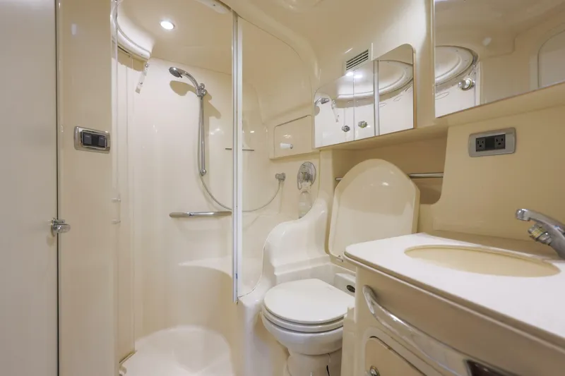 Slide: The Image of Sea Ray 410 Express Cruiser 2002 - 6988154