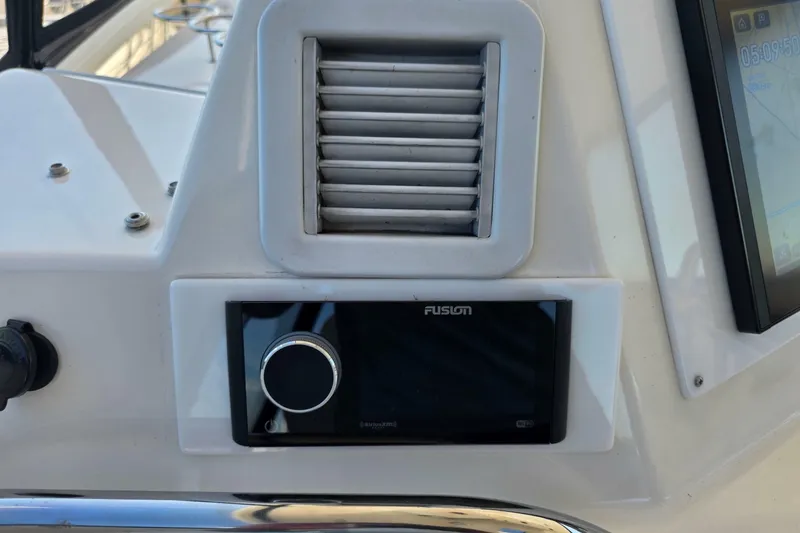 Slide: The Image of Sea Ray 560 Sedan Bridge 2002 - 6956068