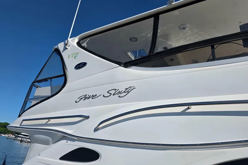 Slide: The Image of Sea Ray 560 Sedan Bridge 2002 - 6955962
