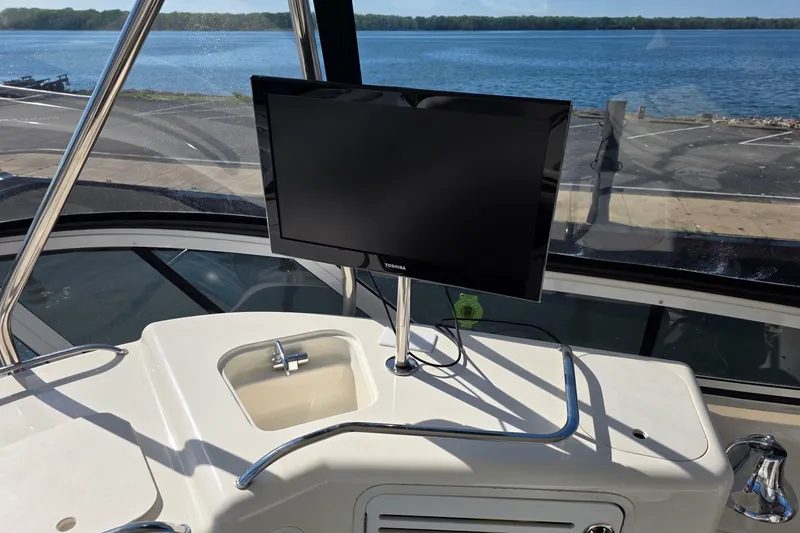 Slide: The Image of Sea Ray 560 Sedan Bridge 2002 - 6956009