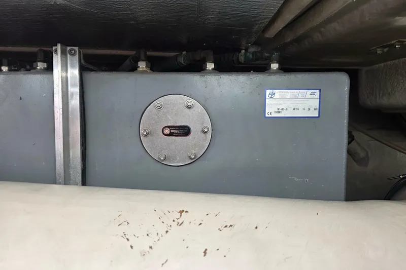 Slide: The Image of Sea Ray 560 Sedan Bridge 2002 - 6956582