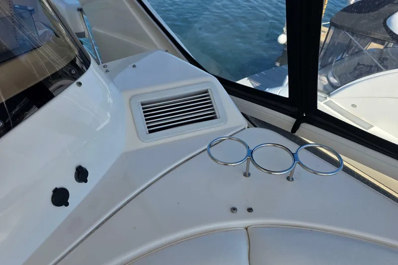 Slide: The Image of Sea Ray 560 Sedan Bridge 2002 - 6956020