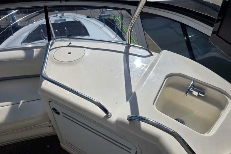 Slide: The Image of Sea Ray 560 Sedan Bridge 2002 - 6956005