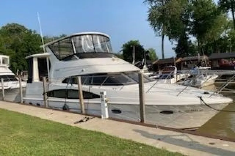 The Image of Carver Yachts 396 Motor Yacht 2001 - 7241898