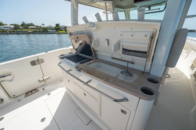 Slide: The Image of Boston Whaler 380 Outrage - Worth the Tiempo 2021 Boston Whaler 380 Outrage - Worth the Tiempo - 6913809