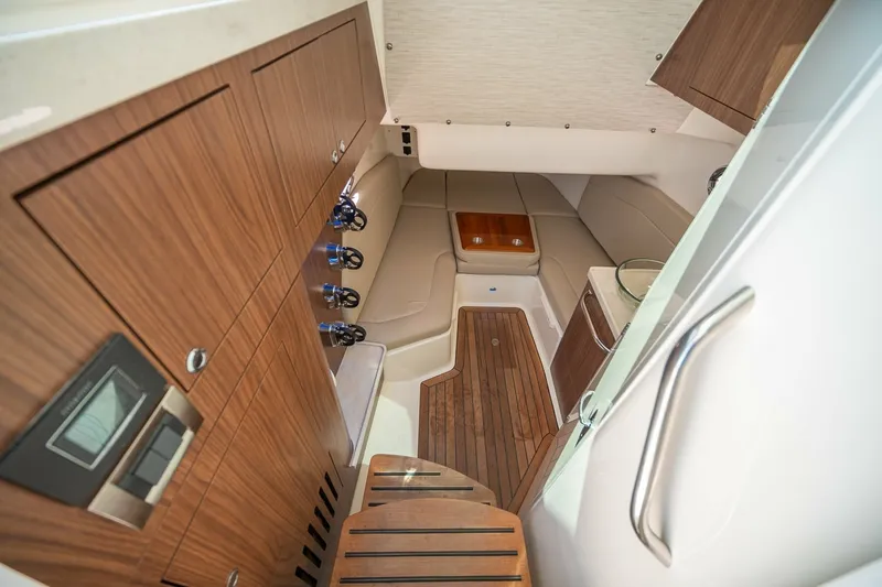 Slide: The Image of Boston Whaler 380 Outrage - Worth the Tiempo 2021 Boston Whaler 380 Outrage - Worth the Tiempo - 7649687