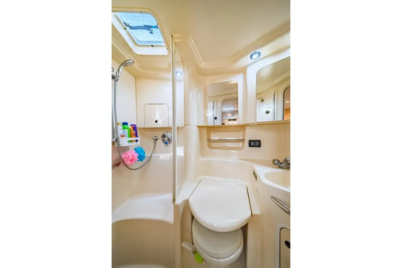 Slide: The Image of Sea Ray 380 Sundancer 2001 - 7242673