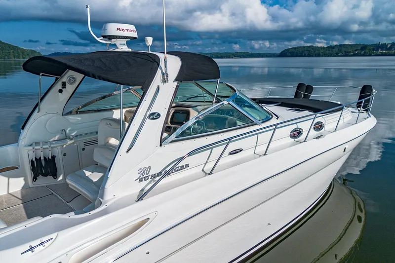 Slide: The Image of Sea Ray 380 Sundancer 2001 - 7242525