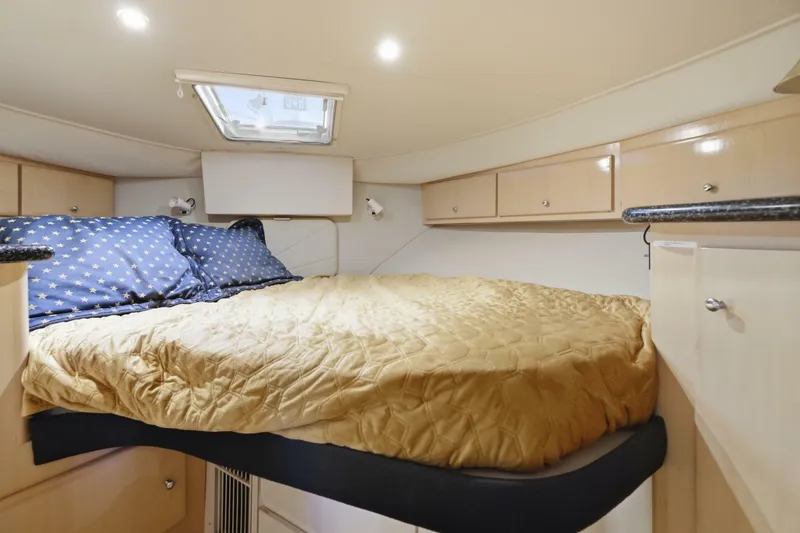 Slide: The Image of Carver Yachts 406 Aft Cabin Motor Yacht 2000 - 6957082