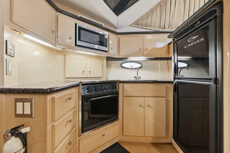 Slide: The Image of Carver Yachts 406 Aft Cabin Motor Yacht 2000 - 6957042