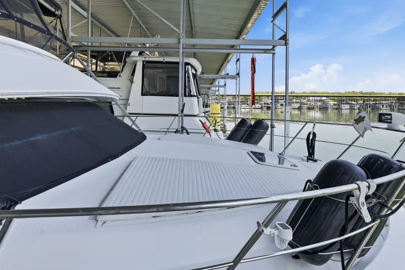 Slide: The Image of Carver Yachts 406 Aft Cabin Motor Yacht 2000 - 6956978