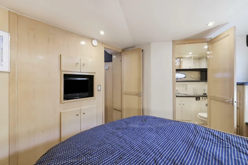 Slide: The Image of Carver Yachts 406 Aft Cabin Motor Yacht 2000 - 7394534