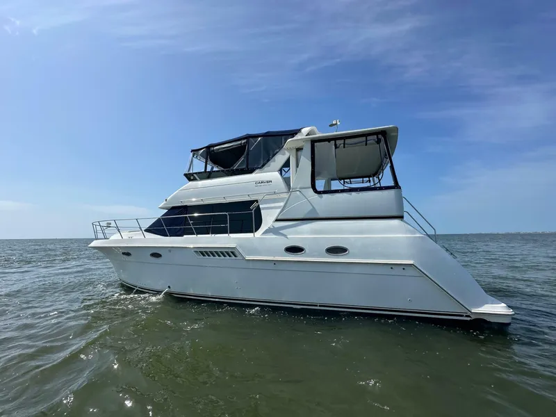 Slide: The Image of Carver Yachts 406 Motor Yacht 2000 - 7242718