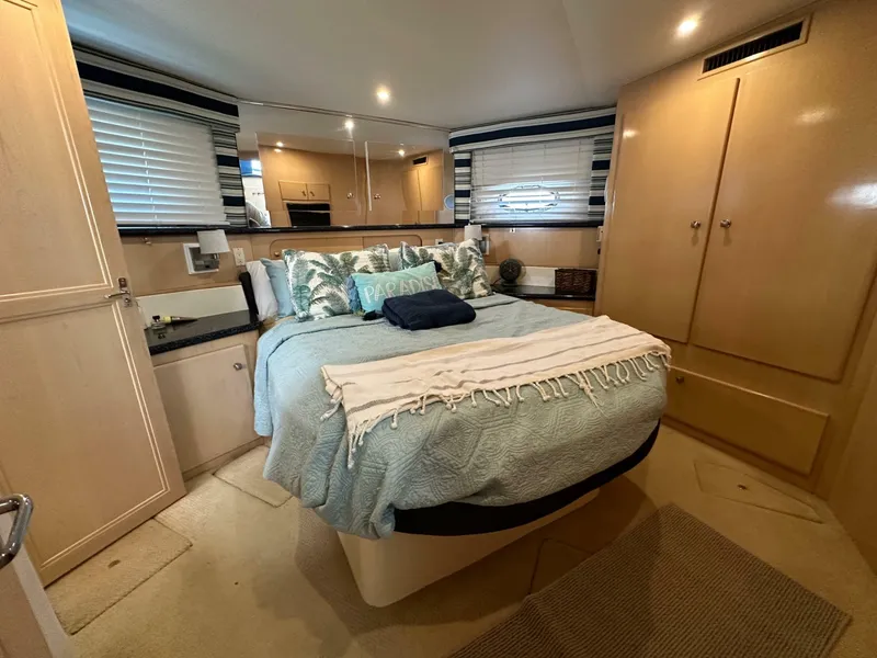 Slide: The Image of Carver Yachts 406 Motor Yacht 2000 - 7242795