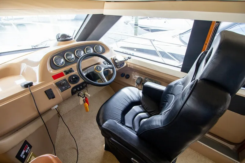 Slide: The Image of Carver Yachts 450 Voyager Pilothouse 2000 - 7745857