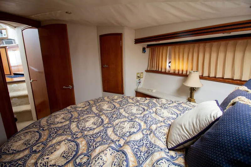 Slide: The Image of Carver Yachts 450 Voyager Pilothouse 2000 - 7745912