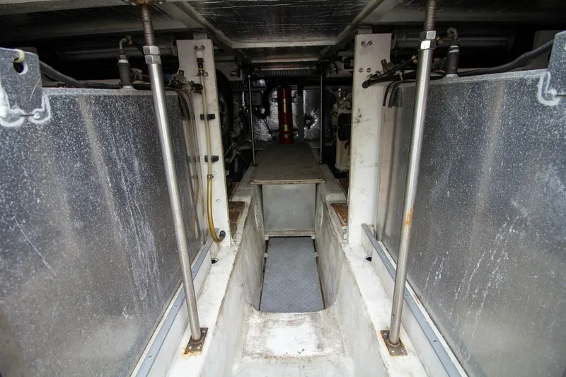 Slide: The Image of Carver Yachts 450 Voyager Pilothouse 2000 - 7745768