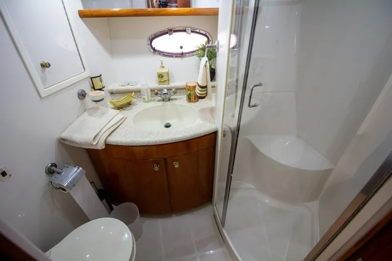 Slide: The Image of Carver Yachts 450 Voyager Pilothouse 2000 - 7745916