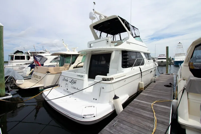 Slide: The Image of Carver Yachts 450 Voyager Pilothouse 2000 - 7745716