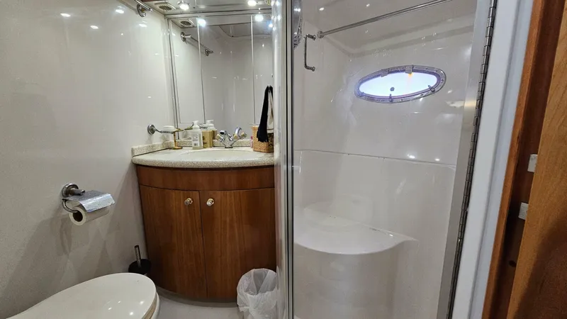 Slide: The Image of Carver Yachts 450 Voyager Pilothouse 2000 - 6957108