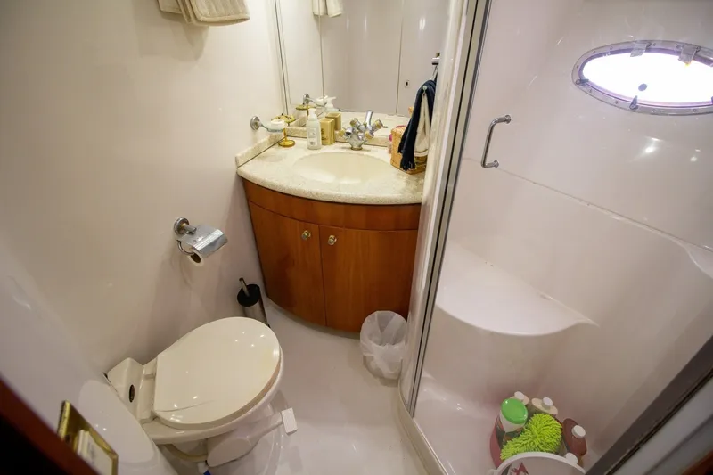 Slide: The Image of Carver Yachts 450 Voyager Pilothouse 2000 - 7745900