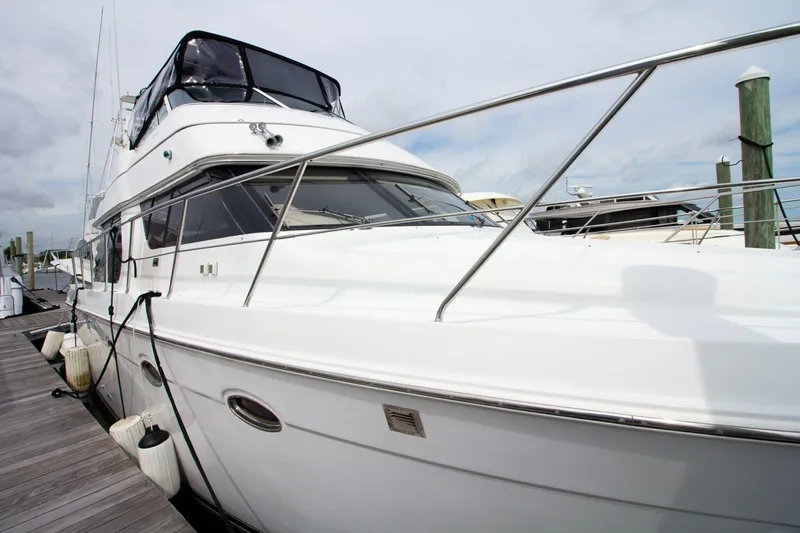 Slide: The Image of Carver Yachts 450 Voyager Pilothouse 2000 - 7745725