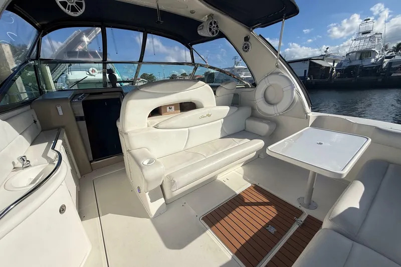 Slide: The Image of Sea Ray 410 Express Cruiser 1999 - 7268304