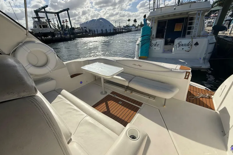 Slide: The Image of Sea Ray 410 Express Cruiser 1999 - 6957300