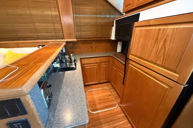 Slide: The Image of Hatteras 52 Sport Deck Motor Yacht 1998 - 6957565