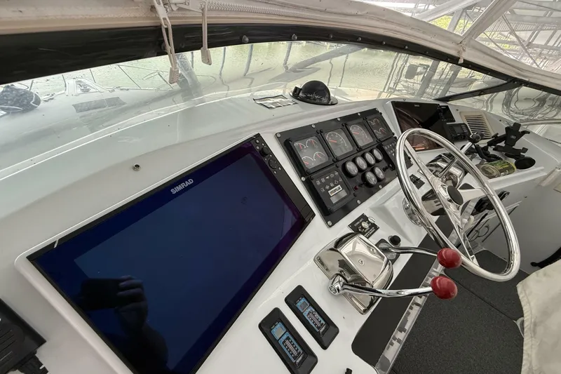 Slide: The Image of Hatteras 52 Sport Deck Motor Yacht 1998 - 7243539