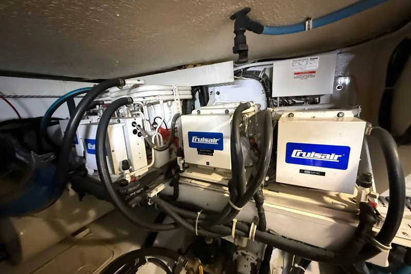 Slide: The Image of Hatteras 52 Sport Deck Motor Yacht 1998 - 6957627