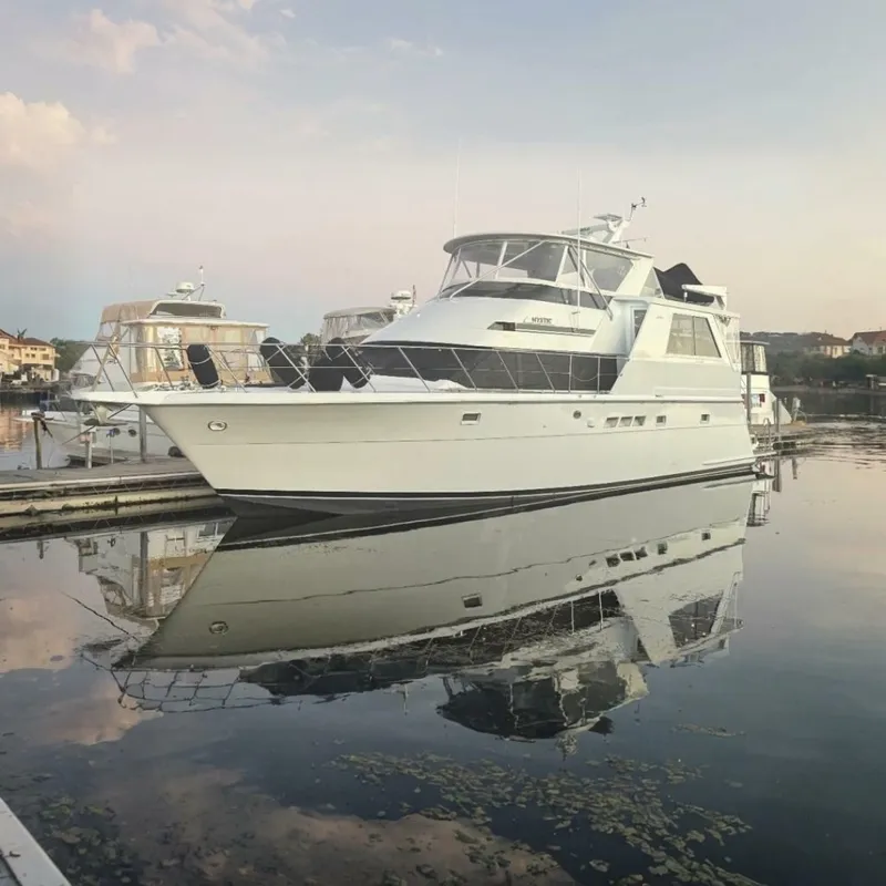 The Image of Hatteras 52 Sport Deck Motor Yacht 1998 - 7243450