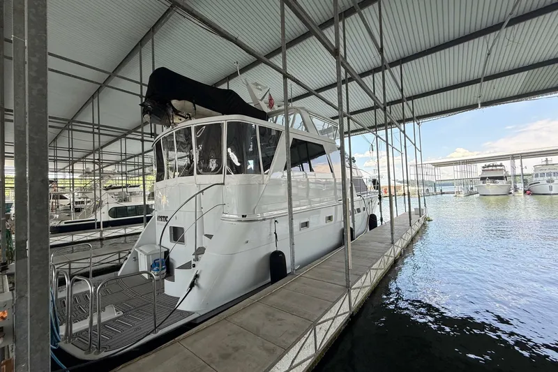 Slide: The Image of Hatteras 52 Sport Deck Motor Yacht 1998 - 6957474