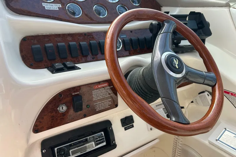 Slide: The Image of Sea Ray 280 Bow Rider 1998 - 6957823