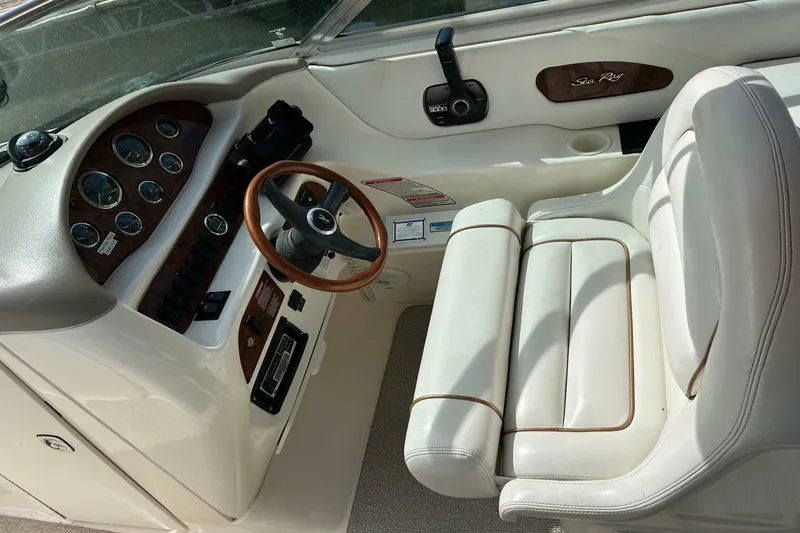 Slide: The Image of Sea Ray 280 Bow Rider 1998 - 6957807