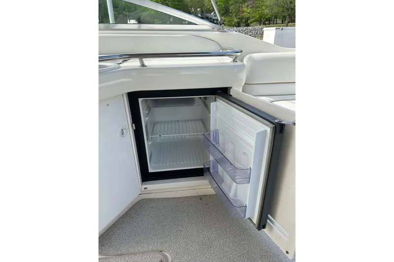 Slide: The Image of Sea Ray 280 Bow Rider 1998 - 6957840