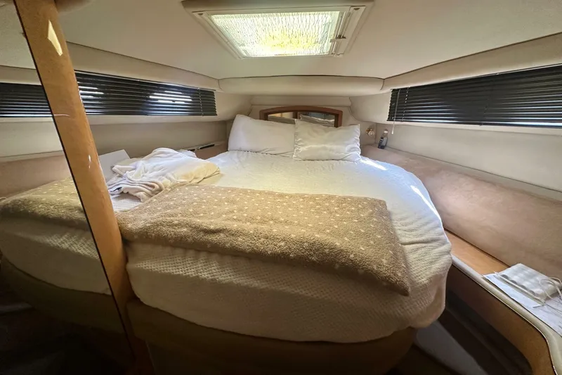 Slide: The Image of Sea Ray 450 Sundancer 1998 - 6957556