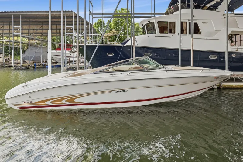 Slide: The Image of Sea Ray 230 Signature 1997 - 7243959