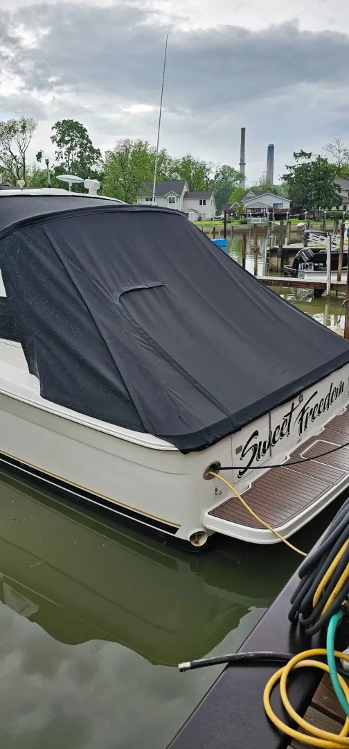 Slide: The Image of Sea Ray 330 Express 1997 - 7244113