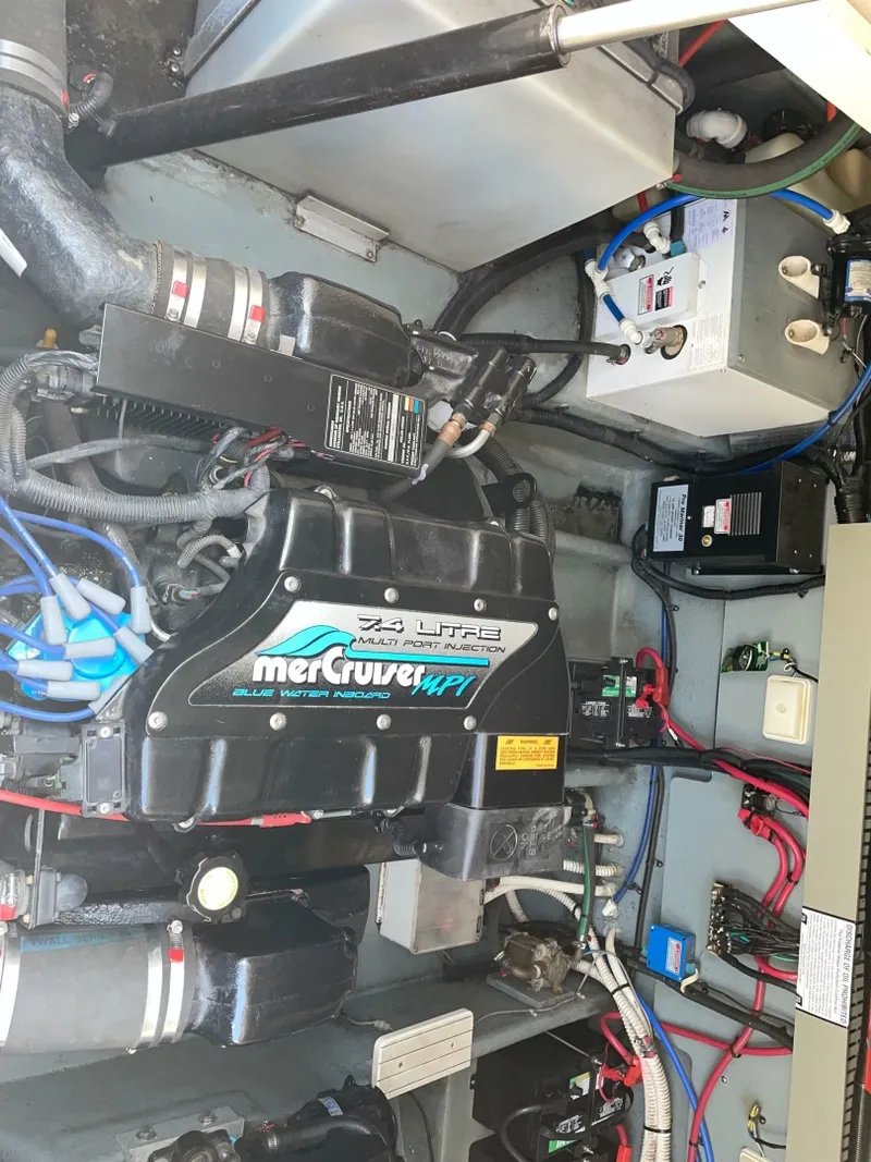 Slide: The Image of Sea Ray 330 Express 1997 - 7244044