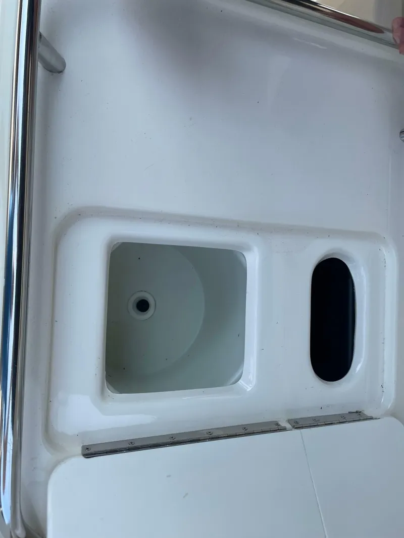 Slide: The Image of Sea Ray 330 Express 1997 - 7243990
